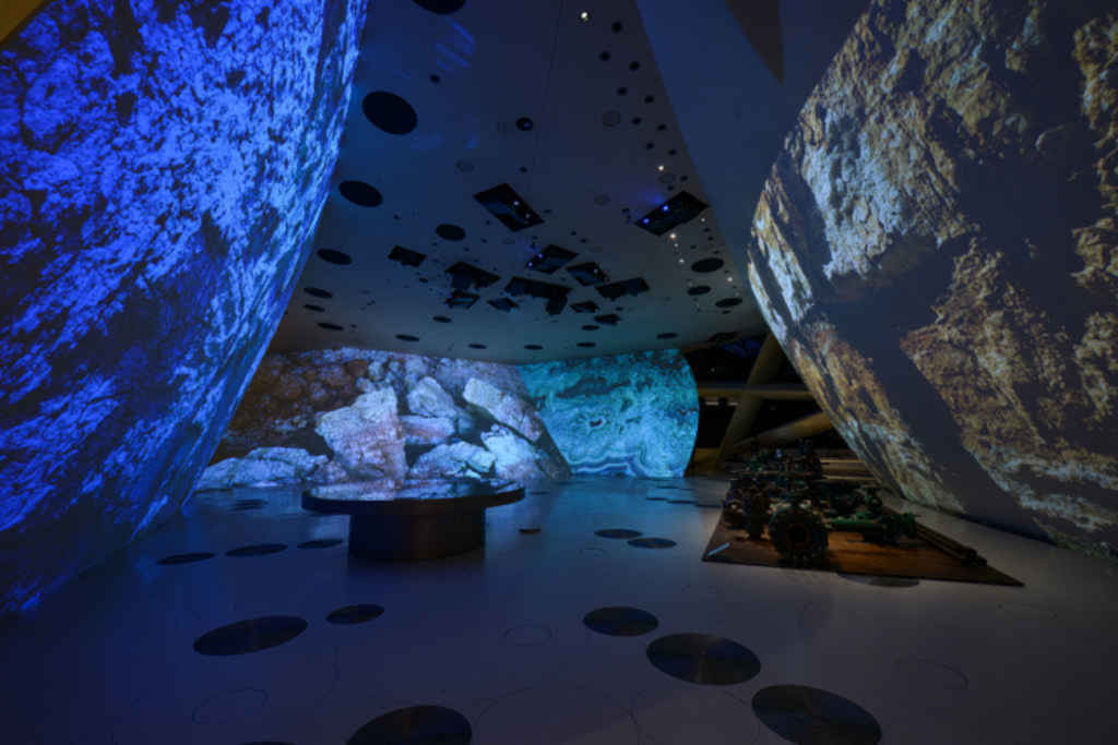 Curved projection surfaces inside the National Museum of Qatar