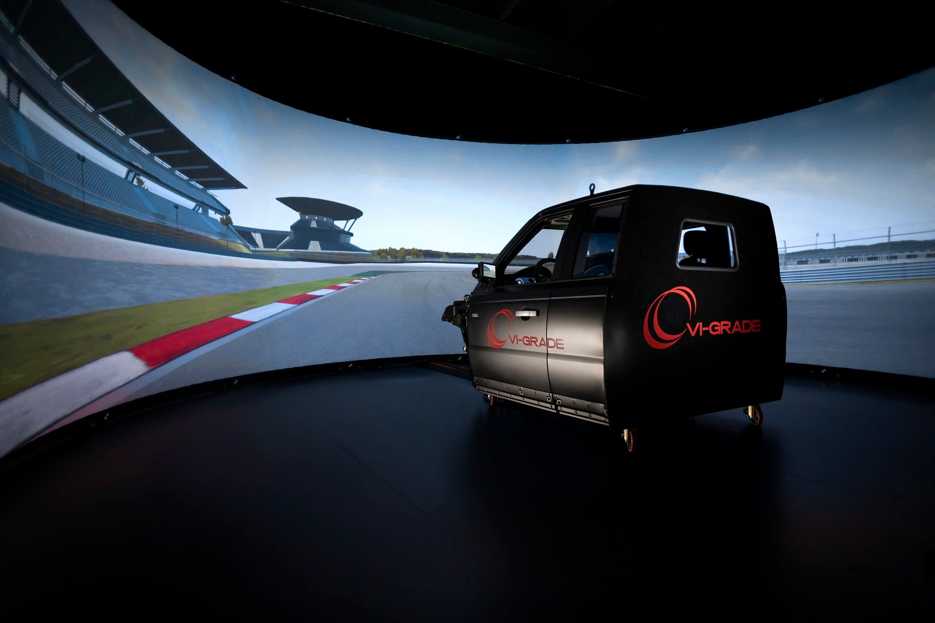 VI-grade – Driving Simulators with dynamically warping projections